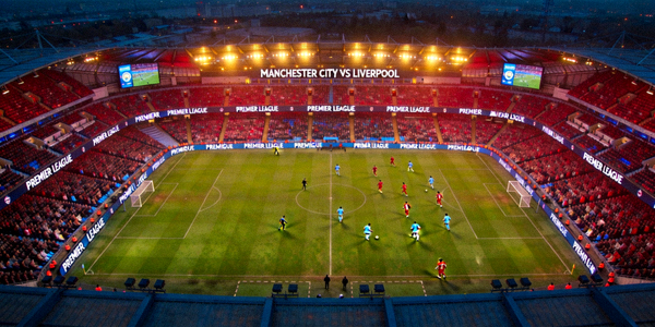 曼城对阵利物浦的英超焦点大战赛场俯瞰图